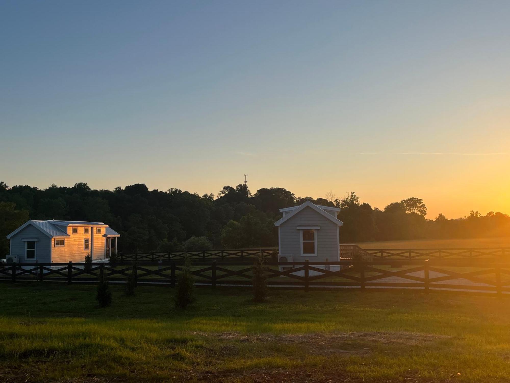 Luxury Riverfront Tiny House- Amazing Views- #111 Strawberry Plains Buitenkant foto